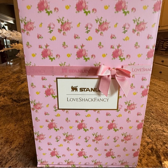 Stanley 1913 x LoveShackFancy NIB FlowState Tumbler 30 oz - Picture 2 of 2